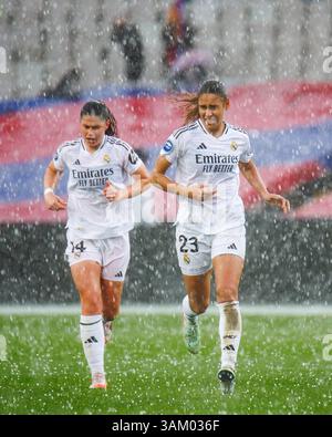 Barcelona, Spanien. März 2025. Die Spieler von Real Madrid feiern den Sieg in der spanischen Frauenliga, Liga F, beim Fußballspiel des FC Barcelona Stockfoto