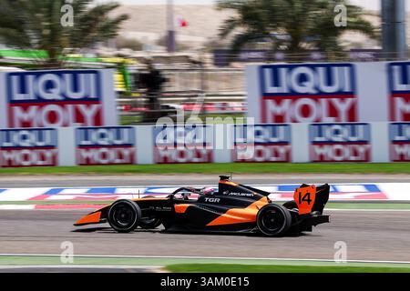 Sakhir, Bahrain. April 2025. 14 STENSHORNE Martinius (NOR), Hitech TGR, Dallara F3 2025, Aktion während der 2. Runde der FIA Formel 3 Meisterschaft 2025 vom 11. Bis 13. April 2025 auf dem Bahrain International Circuit, in Sakhir, Bahrain - Foto Eric Alonso / DPPI Credit: DPPI Media/Alamy Live News Stockfoto