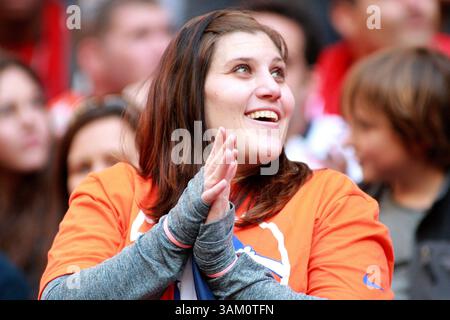 22. Dezember 2013: Houston, Texas, Vereinigte Staaten von Amerika - 22. Dezember 2013: Ein Fan der Denver Broncos bejubelt die Action während des regulären Saisonspiels der NFL zwischen den Houston Texans und den Denver Broncos aus dem Reliant Stadium in Houston, Texas. Denver Won, 37-13. (Bild: © Erik Williams/Cal Sport Media/ZUMAPRESS.com) Stockfoto