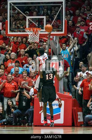 22. Februar 2014: New Mexico Lobos schützen Deshawn Delaney #33 während des NCAA Basketballspiels zwischen San Diego State Aztecs und University New Mexico Lobos in der Pit in Albuquerque, New Mexico. Credit Image Â© Lou Novick/Cal Sport Media(Credit Image: © Lou Novick/Cal Sport Media/ZUMAPRESS.com) Stockfoto