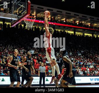 22. Februar 2014: New Mexico Lobos stürmen Cameron Bairstow #41 in Aktion während der zweiten Hälfte des NCAA Basketballspiels zwischen San Diego State Aztecs und University New Mexico Lobos in der Pit in Albuquerque, New Mexico. Lobos besiegte die Azteken von 58 bis 44. Credit Image Â© Lou Novick/Cal Sport Media(Credit Image: © Lou Novick/Cal Sport Media/ZUMAPRESS.com) Stockfoto