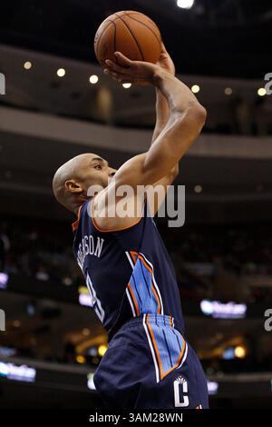 2. April 2014: Gerald Henderson (9) schießt den Ball während des NBA-Spiels zwischen den Charlotte Bobcats und den Philadelphia 76ers im Wells Fargo Center in Philadelphia, Pennsylvania. Die Bobcats gewannen 123:93. Christopher Szagola/Cal Sport Media(Bild: © Chris Szagola/Cal Sport Media/ZUMAPRESS.com) Stockfoto