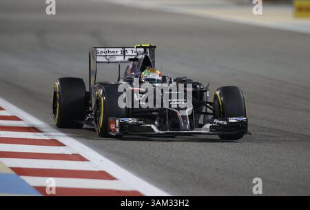 April 2014 - Manama, BAHRAIN, BAHRAIN - Esteban GutiÃ, (GUTIERREZ), MEX, . Team sauber F1, sauber C33, Ferrari 059/3,.BAHRAIN – Rennstrecke MANAMA, Shakir – 06/04/2014 – Formel 1, F1, Formel 1 – Bild für Gebühren (Bild: © David McIntyre/ZUMAPRESS.com) Stockfoto