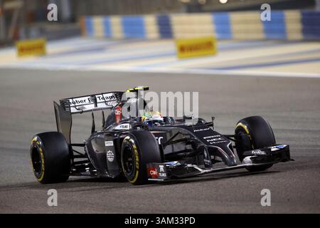 April 2014 - Manama, BAHRAIN, BAHRAIN - Esteban GutiÃ, (GUTIERREZ), MEX, . Team sauber F1, sauber C33, Ferrari 059/3,.BAHRAIN – Rennstrecke MANAMA, Shakir – 06/04/2014 – Formel 1, F1, Formel 1 – Bild für Gebühren (Bild: © David McIntyre/ZUMAPRESS.com) Stockfoto