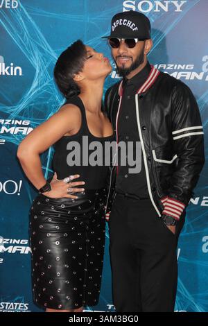 24. April 2014: New York, New York, USA: ALICIA KEYS und ihr Ehemann SWIZZ BEATZ kommen zur Premiere von The Amazing Spider-man 2 im Ziegfeld Theater. (Bild: © John Barrett/Globe Photos/ZUMAPRESS.com) Stockfoto