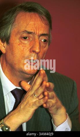 13. Februar 2003 - USA - KRT WORLD NEWS STORY SLUGGED: PERONISTEN KRT FOTO VON DIEGO GIUDICE/KRT (13. Februar) Nestor Kirchner, Präsidentschaftskandidat für die Peronistische Partei in Argentinien. (lde) 2003 (Kreditbild: © Diego Giudice/mct/ZUMAPRESS.com) Stockfoto