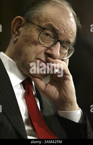 12. Februar 2004 - US - KRT US NEWS STORY SLUGGED: GRÜNES KRT FOTO VON CHUCK KENNEDY/KRT (12. FEBRUAR) WASHINGTON, DC - Außenminister Colin Powell sagt vor dem Senat Foreign Relations Committee am Capitol Hill aus Donnerstag, 12. Februar 2004. (cwk) (Kreditbild: © Chuck Kennedy/mct/ZUMAPRESS.com) Stockfoto