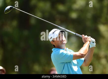 3. Mai 2014 – Charlotte, NC, USA – Kevin Kisner fährt während der dritten Runde der Wells Fargo Championship im Quail Hollow Club in Charlotte, N.C., am Samstag, den 3. Mai 2014 vom vierten Abschlag. (Kreditbild: © Todd Sumlin/MCT/ZUMAPRESS.com) Stockfoto