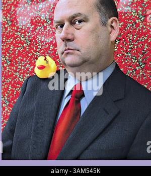 12. Oktober 2004 - USA - KEINE MAGIE, KEINE VERKÄUFE -- KRT US-NACHRICHTEN SCHLEPPTEN: ARCHIEMCPHEE KRT FOTO VON ALAN BERNER/SEATTLE TIMES (21. Dezember). Mark Pahlow ist der Besitzer des Neuheitsladens Archie McPhee in Seattle, Washington. (Mvw) 2004 (Bild: © Seattle Times/mct/ZUMAPRESS.com) Stockfoto