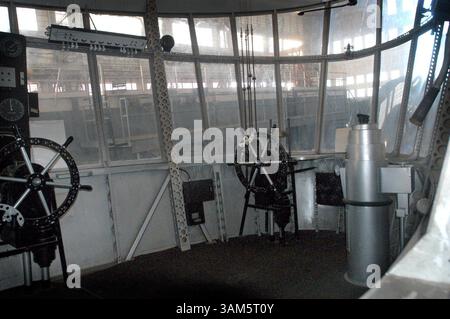 21. April 2005 – US-amerikanische NACHRICHTENGESCHICHTE: KRT-FOTO VON MICHAEL PLUNKETT/PHILADELPHIA INQUIRER (5. Mai) Nachbildung des Hindenburg's Control Car, das von George C. Scott in einem Film über den untergegangenen zeppelin verwendet wurde. (cdm) 2005 (Bild: © Michael Plunkett/mct/ZUMAPRESS.com) Stockfoto