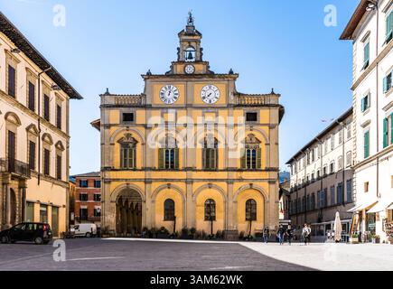 Palazzo del Podestà auf der piazza Fanti, ein Stadtgebäude, das von Angelo da Orvieto im 14. Jahrhundert entworfen wurde, Città di Castello, Region Umbrien, Italien Stockfoto
