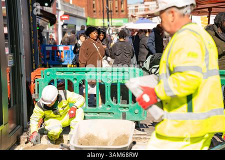 Lewisham Regeneration der Gehwege und Straßen im südlichen Londoner Stadtteil. Stockfoto