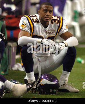 2. OKTOBER 2005 - USA - KRT SPORTS STORY SLUGGED: FBN-VIKINGS-FALCONS KRT FOTO VON SHERRI LAROSE/ST. PAUL PIONEER PRESS (2. Oktober) ATLANTA, GA – Minnesota Vikings Cornerback Ralph Brown reagiert auf eine Antwort im dritten Quartal gegen die Atlanta Falcons. Die Falcons besiegten die Wikinger 30 im Georgia Dome in Atlanta, Georgia, am Sonntag, den 2. Oktober 2005. (cdm) 2005 (Kreditbild: © Sherri Larose/mct/ZUMAPRESS.com) Stockfoto