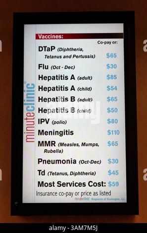 März 2006 – USA – Melden Sie sich in der Drop-in Minute Clinic im Gebäude der Union Bank in der Innenstadt von Seattle, Washington, an der Wand an. Einzelhandelsgeschäfte sind die neueste Innovation des Gesundheitsversorgungssystems, die im ganzen Land auftaucht. Sie sind schnell und bequem, aber sie sind nicht für all deine Sorgen. (Ellen M. Banner/Seattle Times/KRT) (Kreditbild: © Ellen M. Banner/mct/ZUMAPRESS.com) Stockfoto