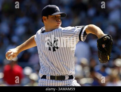 1. September 2007 – US-amerikanischer Yankees-Pitcher Ian Kennedy arbeitet im ersten Inning gegen die Tampa Bay Devil Rays. Die Yankees besiegten die Devil Rays mit 9:6, im Yankee Stadium in der Bronx, New York, am Samstag, den 1. September 2007. (Paul J. Bereswill/Newsday/MCT) (Bild: © Paul J. Bereswill/mct/ZUMAPRESS.com) Stockfoto
