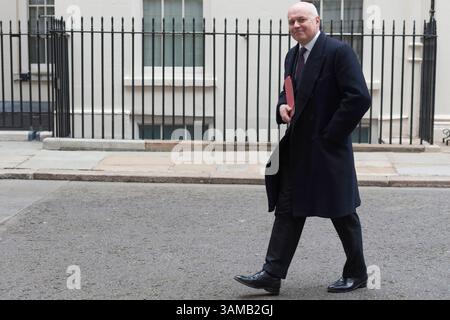 11. März 2014 - London, England, Vereinigtes Königreich - Minister nehmen an einer Kabinettssitzung in der Downing Street 10 Teil. Im Bild: IAIN DUNCAN SMITH Abgeordneter - Staatssekretär für Arbeit und Pensionen. (Bild: © Lee Thomas/ZUMAPRESS.com) Stockfoto