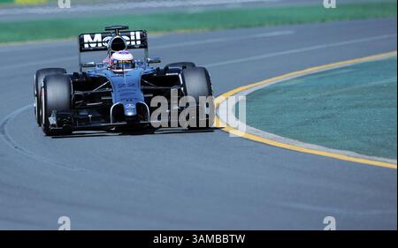 14. März 2014 – Melbourne, Victoria, Australien – Jenson Button (GBR) von McLaren Mercedes während der ersten Trainingseinheit am zweiten Tag des Formel-1-Grand Prix 2014 in Australien. (Kreditbild: © Theo Karanikos/ZUMAPRESS.com) Stockfoto