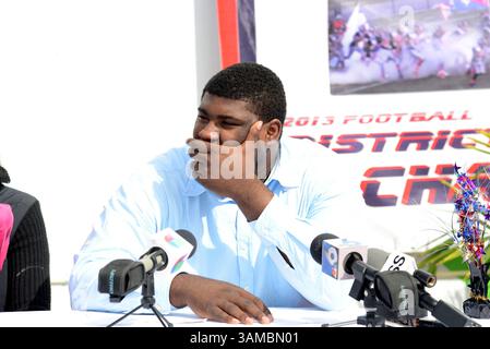 5. Februar 2014: Travonte Valentine von der Champagnat Catholic School in Hialeah, Florida, unterzeichnet sein National Letter of Intent an der Louisiana State University. (Bild: © JC Ridley/Cal Sport Media/ZUMAPRESS.com) Stockfoto