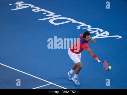 28. Dezember 2013: Abu Dhabi, VEREINIGTE ARABISCHE EMIRATE: Rafael Nadal besiegt Jo-Wilfried Tsonga vom 7. Bis 6. Dezember 6-3 bei der Mubadala World Tennis Championship 2013 in Zayed Sports City in Abu Dhabi, VAE, Freitag, 28. Dezember 2013. (Bild: © Prensa Internacional/ZUMAPRESS.com) Stockfoto