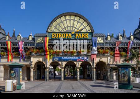 Eintritt zum Themenpark Europa Park in Deutschland. Europäischer Vergnügungspark mit Achterbahnen. Stockfoto