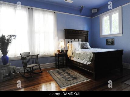 22. April 2010 - Macon, GA, USA - der Raum des Big House Allman Brothers Museum in Macon, Georgia, wo Duane Allman lebte, als das Big House nur ein Haus war, wurde neu gestaltet, um so aussehen zu können, wie es die Musiklegende zu Hause nannte. (Grant Blankenship/Macon Telegraph/MCT) (Kreditbild: © Grant Blankenship/MCT/ZUMAPRESS.com) Stockfoto