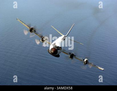 20. Juni 1991 - US-CHINA-SPYPLANE KRT FOTO VON US Navy News's MATE 3RD KLASSE FRANKLIN P. CALL/US NAVY NEWS FOTO (6. April) Dies ist ein undatiertes Dateifoto eines EP-3E Orion Flugzeugs, das von der US Navy als Aufklärungsflugzeug betrieben wird. Dieses Flugzeug ähnelt dem Flugzeug, das mit einem chinesischen Kampfflugzeug kollidierte und dann auf einem chinesischen Luftwaffenstützpunkt landete. Die Crew wird immer noch von China festgehalten. (KRT) PL KD BL 2001 (Horiz) (Kreditbild: © US Navy News/mct/ZUMAPRESS.com) Stockfoto