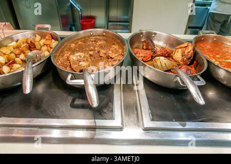 Great Stirrup Cay die Bahamas, Norwegian Cruise Line NCL Breakaway Schiff 11-tägige Route in der östlichen Karibik, an Bord im Inneren, Garden Cafe Buff Stockfoto