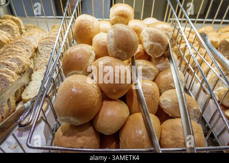 Great Stirrup Cay die Bahamas, Norwegian Cruise Line NCL Breakaway Schiff 11-tägige Route in der östlichen Karibik, an Bord im Inneren, Garden Cafe Buff Stockfoto
