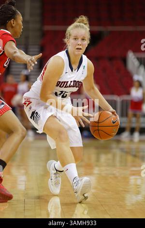 25. Januar 2014 - Fresno, CS, USA - 25. Januar 2014 Fresno, CA - Fresno State Guard Natascha Hartvich im Spiel zwischen den Rebellen der University of Nevada Las Vegas und den Fresno State Bulldogs im Save Mart Center in Fresno, CA. Fresno State gewann das Spiel von 70 bis 52.(Credit Image: © Phil Hawkins/Cal Sport Media/ZUMAPRESS.com) Stockfoto