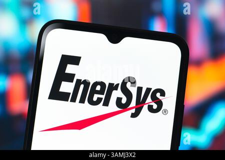 Kanada. April 2025. In dieser Abbildung wird das EnerSys-Logo auf einem Smartphone-Bildschirm angezeigt. (Foto von Thomas Fuller/SOPA Images/SIPA USA) *** ausschließlich für redaktionelle Nachrichten *** Credit: SIPA USA/Alamy Live News Stockfoto
