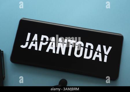 Dhaka, Bangladesch - 17. März 2025: Das Logo des japanischen Unternehmens wird auf einem Smartphone-Bildschirm angezeigt Stockfoto