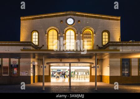 6. April 2025: Der Bahnhof Chiayi in Chiayi City, Taiwan, wurde 1896 gebaut und am 20. April 1902 eröffnet Stockfoto