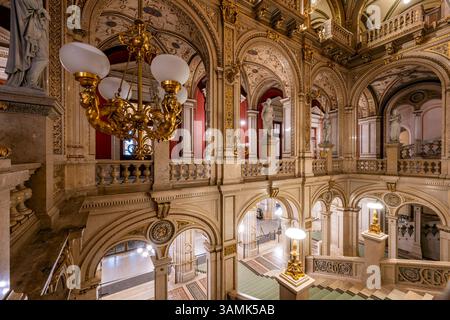 Treppe am Haupteingang der Wiener Staatsoper, Wien, Österreich Stockfoto