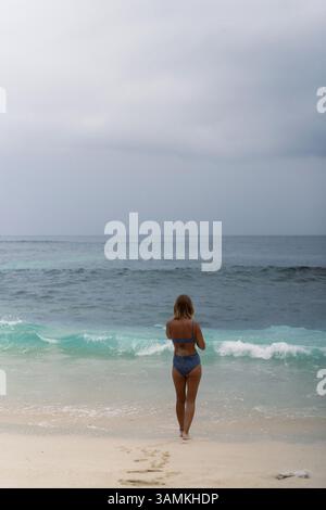Frau am Strand Stockfoto