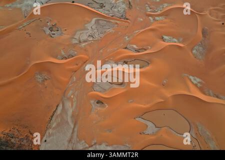 Luftaufnahme einer Oase in der Sahara bei Sonnenuntergang, Djanet, Algerien, Afrika. Stockfoto