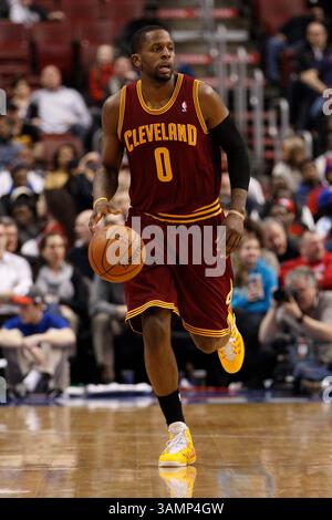 18. Februar 2014: Cleveland Cavaliers Shooting Guard C.J. Miles (0) im NBA-Spiel zwischen den Cleveland Cavaliers und den Philadelphia 76ers im Wells Fargo Center in Philadelphia, Pennsylvania. Die Cavaliers gewannen 114:85. Christopher Szagola/Cal Sport Media(Bild: © Chris Szagola/Cal Sport Media/ZUMAPRESS.com) Stockfoto