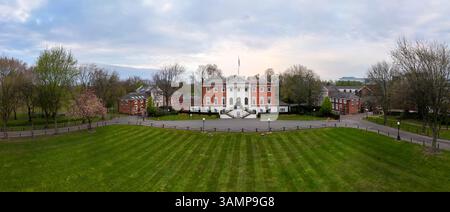 Panoramablick auf das Warrington Town Hall Building Stockfoto