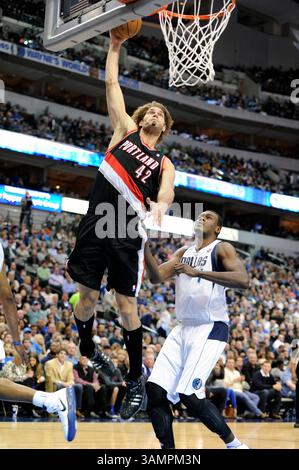 18. Januar 2014: Portland Trail Blazers Center Robin Lopez #42 während eines NBA-Spiels zwischen den Portland Trail Blazers und den Dallas Mavericks im American Airlines Center in Dallas besiegte TX Portland Dallas 127-111(Credit Image: © Albert Pena/Cal Sport Media/ZUMAPRESS.com) Stockfoto