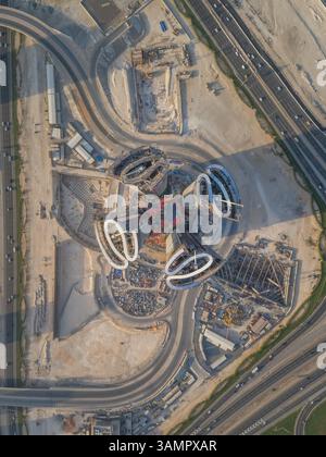 Luftaufnahme eines Dachs eines Gebäudes im Bau in Dubai, USA Stockfoto