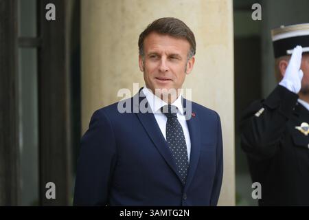 Paris, Frankreich. April 2025. Präsident Emmanuel Macron, Arbeitsessen mit Herrn Netchirvan Barzani, Präsident der autonomen Region Kurdistan im Irak, am 14. April 2025 im Elysee-Palast in Paris, Frankreich. (Foto: Lionel Urman/SIPA USA) Credit: SIPA USA/Alamy Live News Stockfoto