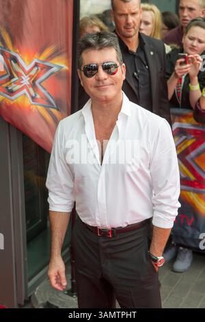Simon Cowell kommt für XFactor 2014 bei Emirates Old Trafford Manchester, Großbritannien Stockfoto