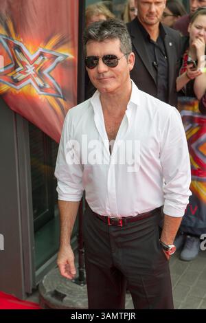 Simon Cowell kommt für XFactor 2014 bei Emirates Old Trafford Manchester, Großbritannien Stockfoto