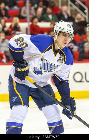 31. Januar 2014: Raleigh, North Carolina, USA S - St. Louis Blues verließ Alexander Steen (20) während des NHL-Spiels zwischen den St Louis Blues und den Carolina Hurricanes in der PNC Arena. Die Carolina Hurricanes besiegten die St Louis Blues mit 3:1. (Bild: © Andy Martin Jr./ZUMAPRESS.com) Stockfoto