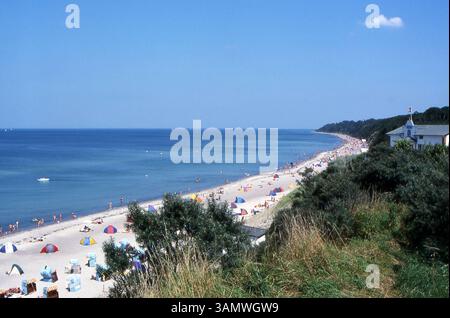 28.07.2002 Rerik Deutschland/Mecklenburg Vorpommern/Ostseeküste/Ostseebad Rerik/Strand/Strandkörbe/Ostsee/Meerblick/Badegäste ***Nutzung nur redaktionell*** *** 28 07 2002 Rerik Deutschland Mecklenburg Vorpommern Ostseeküste Ostseebad Rerik Strand Liegestühle Ostseebad Badegäste nur für redaktionelle Zwecke verwenden Stockfoto