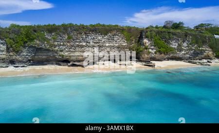 Aus der Vogelperspektive auf Dreamland Beach, Badung, Bali, Indonesien. Stockfoto