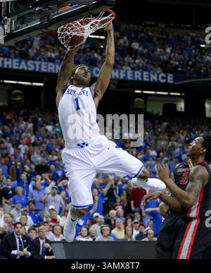 15. März 2014 - Atlanta, GA, USA - James Young (1) der Kentucky Wildcats tritt im Halbfinale des SEC Basketball-Turniers in Atlanta am Samstag, 15. März 2014 gegen Georgia. Kentucky besiegte Georgia mit 70:58. (Abbildung: © Mark Cornelison/MCT/ZUMAPRESS.com) Stockfoto