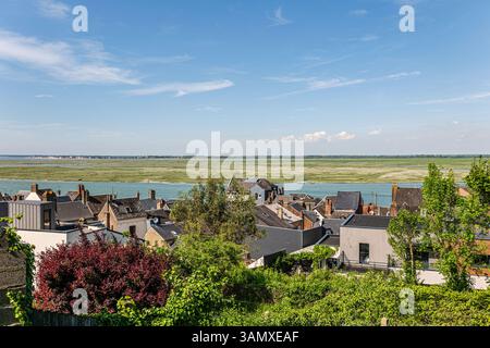 Saint-Valery-sur-Somme, regionaler Naturpark der Somme-Bucht (Nordfrankreich): Blick auf die Somme-Bucht und das Dorf Stockfoto