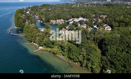 Thonon-les-Bains (Zentralfrankreich): Aus der Vogelperspektive auf den Jachthafen Port Ripaille und die Ufer des Genfer Sees Stockfoto