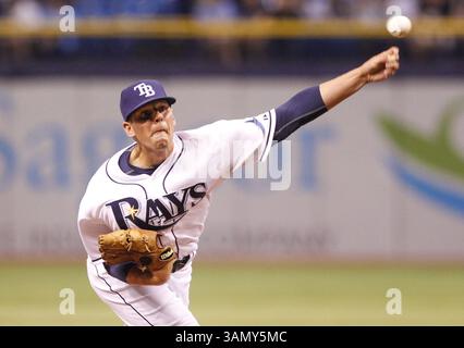 19. April 2014: St. Petersburg, FL, USA – der Tampa Bay Rays Pitcher CJ Riefenhauser wirft sein Major League Debüt gegen die New York Yankees im Tropicana Field in St. Petersburg, Florida, am Samstag, den 19. April 2014. Die Roys haben gewonnen, 16:1. (Bild: © will Vragovic/MCT/ZUMAPRESS.com) Stockfoto