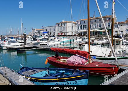 Insel 'Ile de Ré', La Flotte (vor den Küsten Westfrankreichs): Boote im Jachthafen Stockfoto